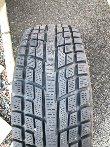 スタッドレスタイヤ　ランクル80