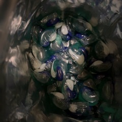 使いかけの洗剤類の画像