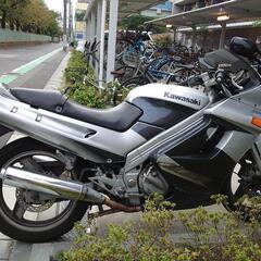 値下げしました！【12月25日まで】カワサキ　ZZR250　自賠責あり、自走して帰れます。の画像