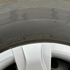 ハイエース純正タイヤの画像