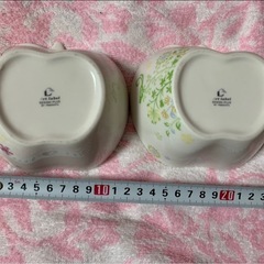 リンゴ型　茶碗2個セットの画像