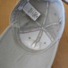 adidas　キャップの画像