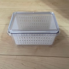 3COINS（スリーコインズ）　ザル付き保存容器 