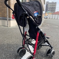 4/12まで取引。 値下げ‼️J is for Jeep スポーツ スタンダード レッド B型ベビーカー アンブレラストローラー 7ヶ月頃から クリーニング済みの画像