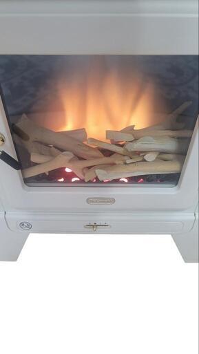 セラミックヒーター\n\nデロンギ De’Longhi 電気ストーブ（暖炉型） ホワイト （木造3畳まで コンクリート造9畳まで） SFA2040J\n\n