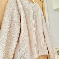 UNIQLO フリースノーカラージャケットSサイズの画像