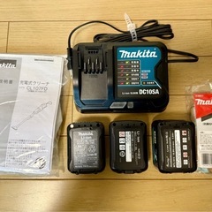 マキタ コードレス掃除機 CL107FD + サイクロンアタッチメント+スタンド付きの画像