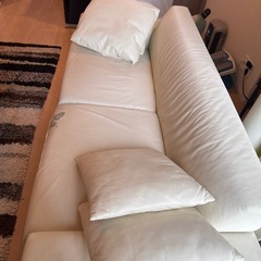 3人がけリビングソファーの画像