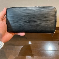 ルイヴィトン　エピ　ラウンドファスナー