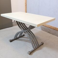 イタリアのブランド”OZZIO ITALIA(オッジオイタリア)”のSALISCENDI(サリスカンディ) リフティングテーブル。昇降とバタフライ天板の機能がついたモダンなリビングダイニングテーブル！の画像