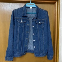 【美品💫】今の時期に！軽いデニムジャケット　ポケットつき