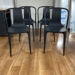 ヴィトラ　プラスチックチェアー　〈4脚〉【町田市再生家具】242157