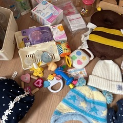 ベビーグッズまとめ売り、歩行器、母乳実感、哺乳瓶、抱っこ紐、おもちゃの画像
