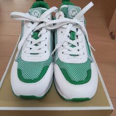 マイケルコース　スニーカー　グリーン　緑　24cm