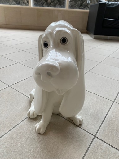 犬のオブジェ
