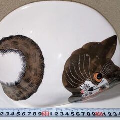 舌ペロ三毛猫の置物・器・花器（陶器）の画像