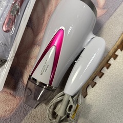 コイズミ　ドライヤーとカーリングドライヤーの画像