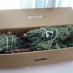 北欧テイストのクリスマスツリー　分割式　中古　高さ180cmの画像