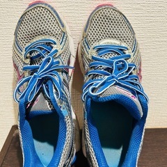 無料　スニーカー　ASICS  サングラス  