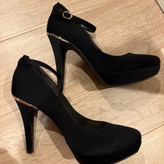 美品✨R &E 23㎝　パンプスの画像