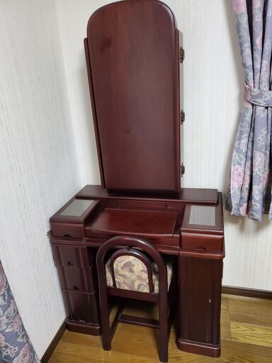 ドレッサー（三面鏡）椅子付き ※値下げしました