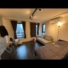 セミダブルベッドマットレスと組み立て具の画像
