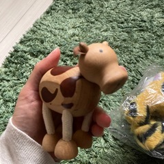 ぬいぐるみ 置物 虎 牛
の画像