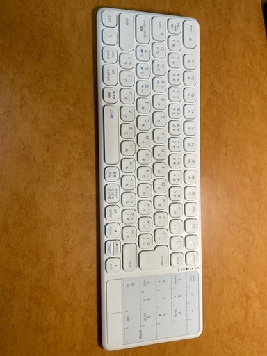 (11/18まで)Ewin Bluetooth/USB 無線両対応キーボード テンキーパッド JIS日本語配列 2.4Ghz接続 無線キーボード タッチパッド付き テンキー付き レシーバー付き 電池式 ノートPC パソコン タブレット スマホ用 Windows Mac iOS対応 (White)