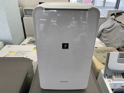 未使用品シャープ除湿機2021年製 ホワイト系 CV-N71-W [コンプレッサー方式 /木造9畳まで /鉄筋18畳まで