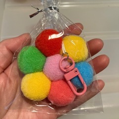 ポンポンお花アクセサリー（大）の画像