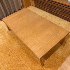 延長出来るローテーブルの画像