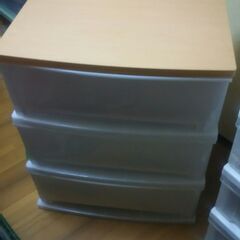 天板 木製性 プラスチック3段チェストの画像