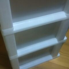 天板 木製性 プラスチック3段チェストの画像