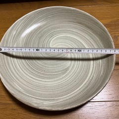 渦巻き柄　刻印あり　大皿の画像
