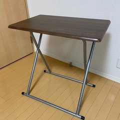 折りたたみテーブル
