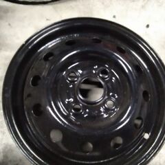 新品！グッドイヤーアイスナビ7 145/80r13スタッドレスタイヤと中古スチールホイールの画像