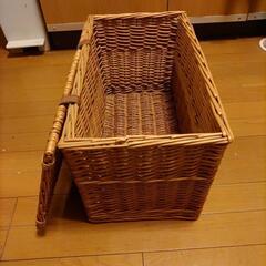 籐カゴ小の画像