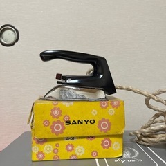 昭和レトロ　サンヨーミニアイロンの画像