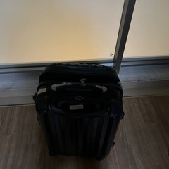【取りに来れる方】黒いスーツケース