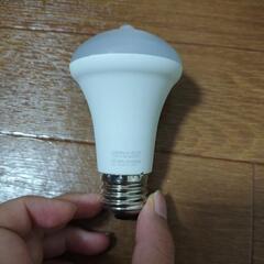 人感センサーLED電球　