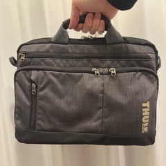 Thule MacBook Pro 14インチ対応 PCバッグ グレーの画像