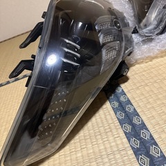 アルファード20系前期後期単用加工ヘッドライトの画像