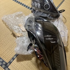 アルファード20系前期後期単用加工ヘッドライトの画像