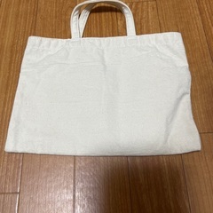 8日までに問い合わせがない場合、寄付します。genten ミニトートバッグ　未使用の画像
