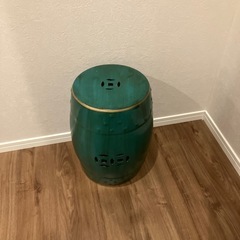 陶器置物(椅子)の画像
