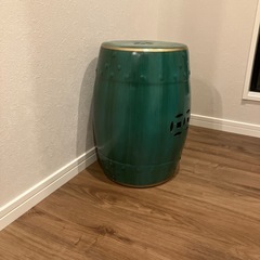 陶器置物(椅子)の画像