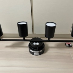 ニトリ　4灯 LEDシーリングライト(ブラック) リモコン付の画像