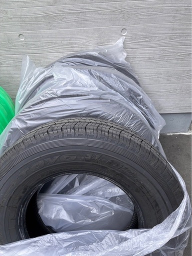 トーヨータイヤ 夏用 195/80R15　2024年製