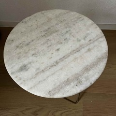 ZARA HOME 大理石 コーヒー・サイドテーブルの画像