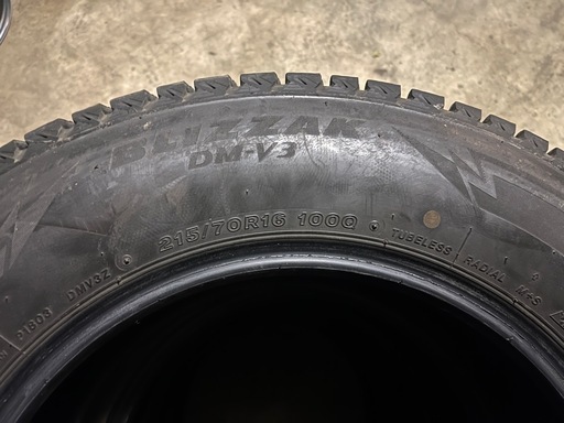 ブリヂストン スタッドレス 4本 DM-V3 215/70R16 デリカ ハイエース